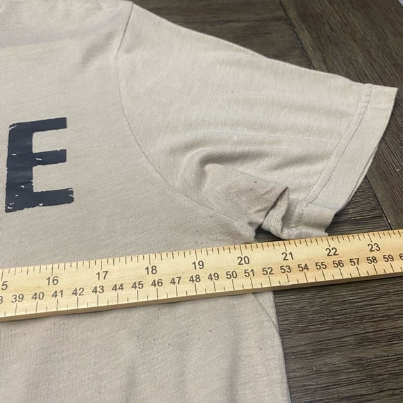 Inspirational tshirt ENDURE short sleeve crew neck tan black writing - Picture 4 of 6